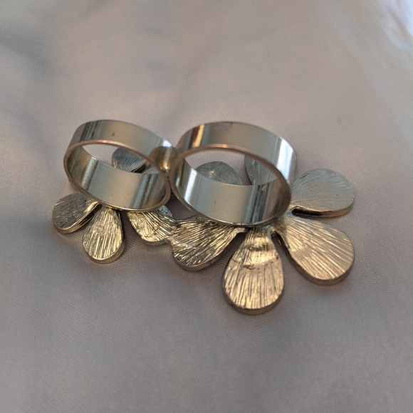 Vintage Double Floral Ring - Picture 4 of 10